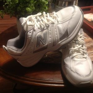 New Balance 409 mens White  walking tennis shoes